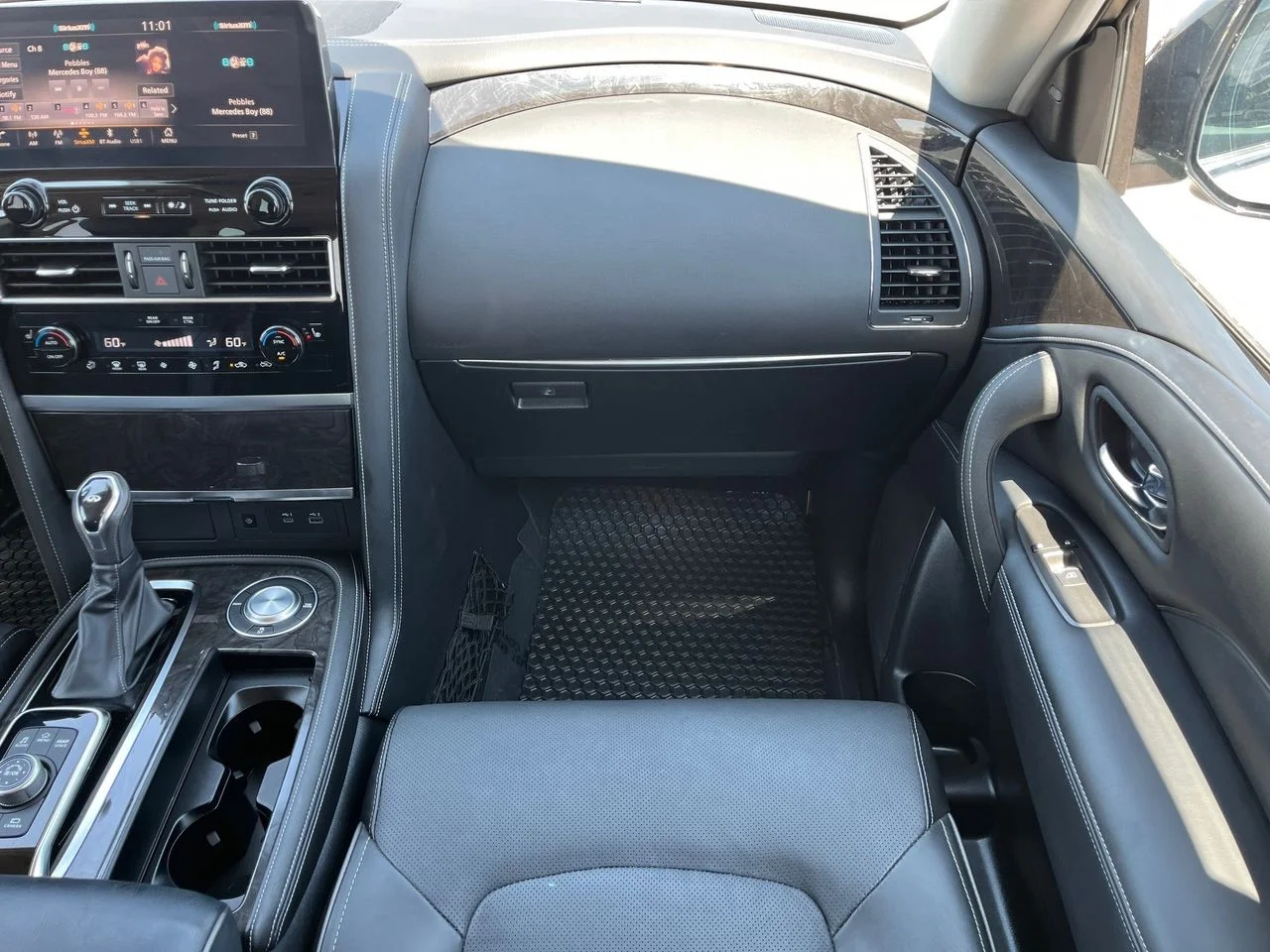 Used 2022 Liquid Platinum INFINITI Luxe image 15