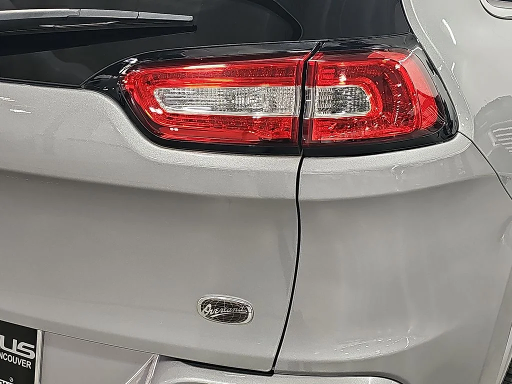 Used 2017 Silver Jeep Overland image 35