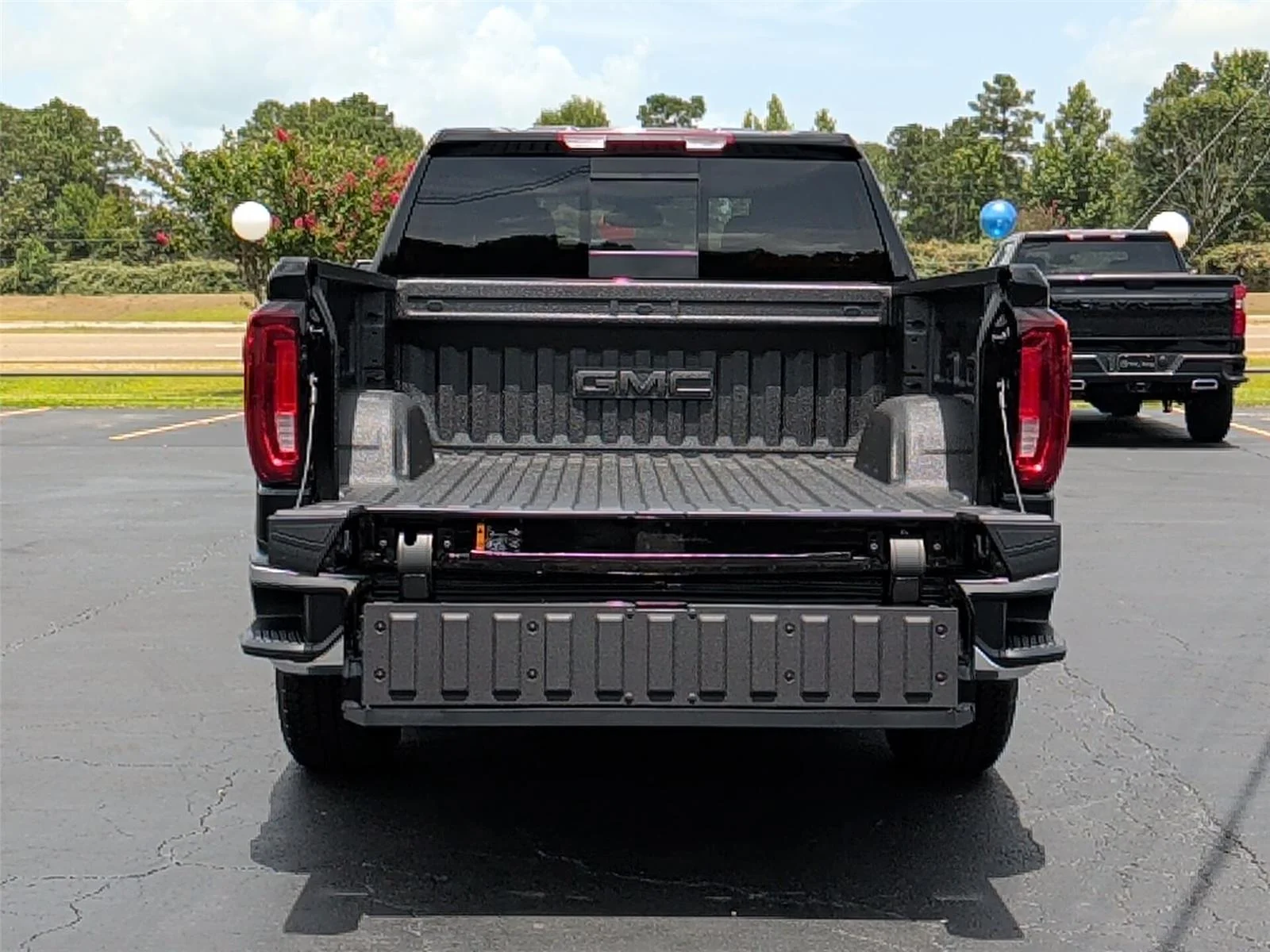 New 2026 Onyx Black GMC SLT image 5