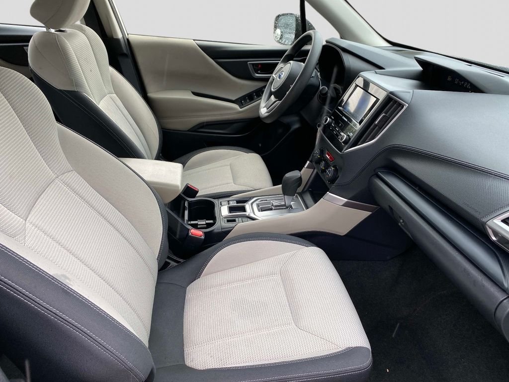 Used 2023 White Subaru Base image 22