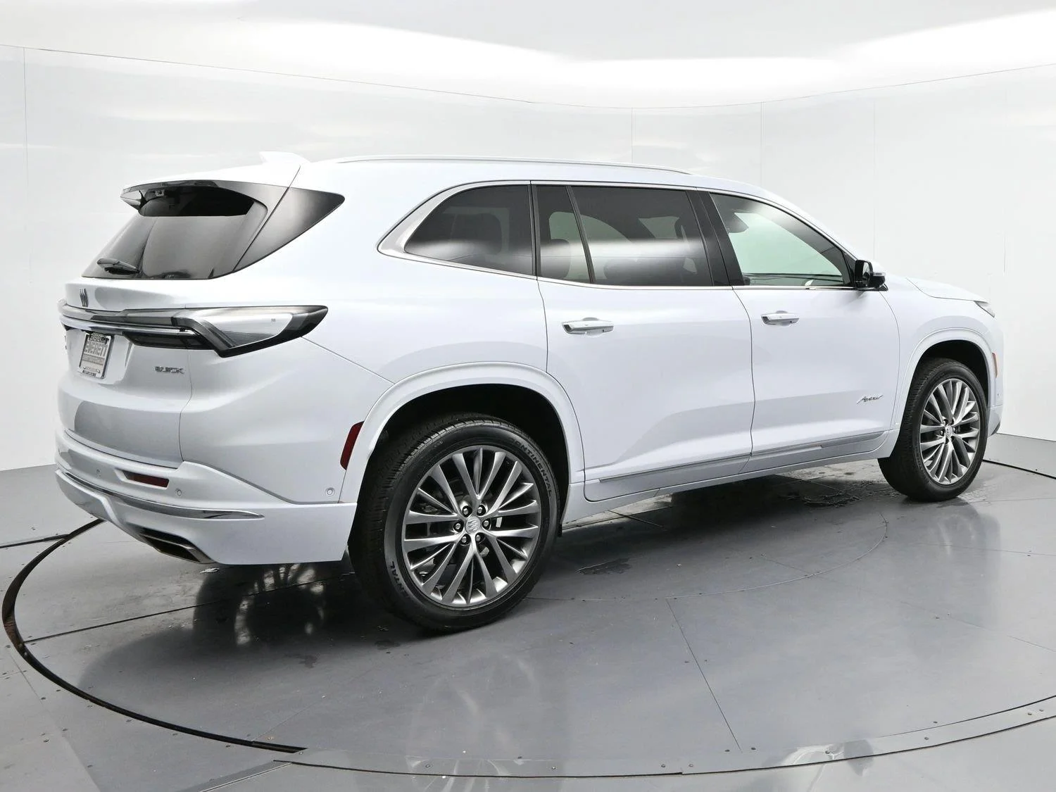Used 2026 Iridescent White Tricoat Buick Avenir image 7