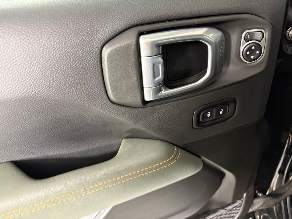 New 2026 Black Clearcoat Jeep Mojave X image 20