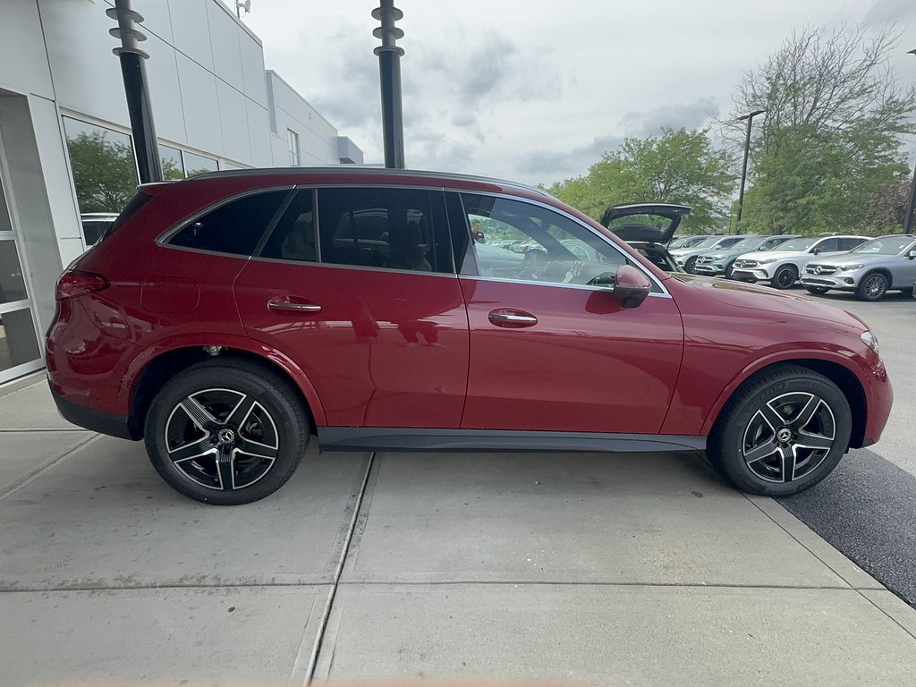 New 2026 MANUFAKTUR Patagonia Red Metallic Mercedes-Benz AWD GLC 300 4MATIC® 4dr SUV image 4