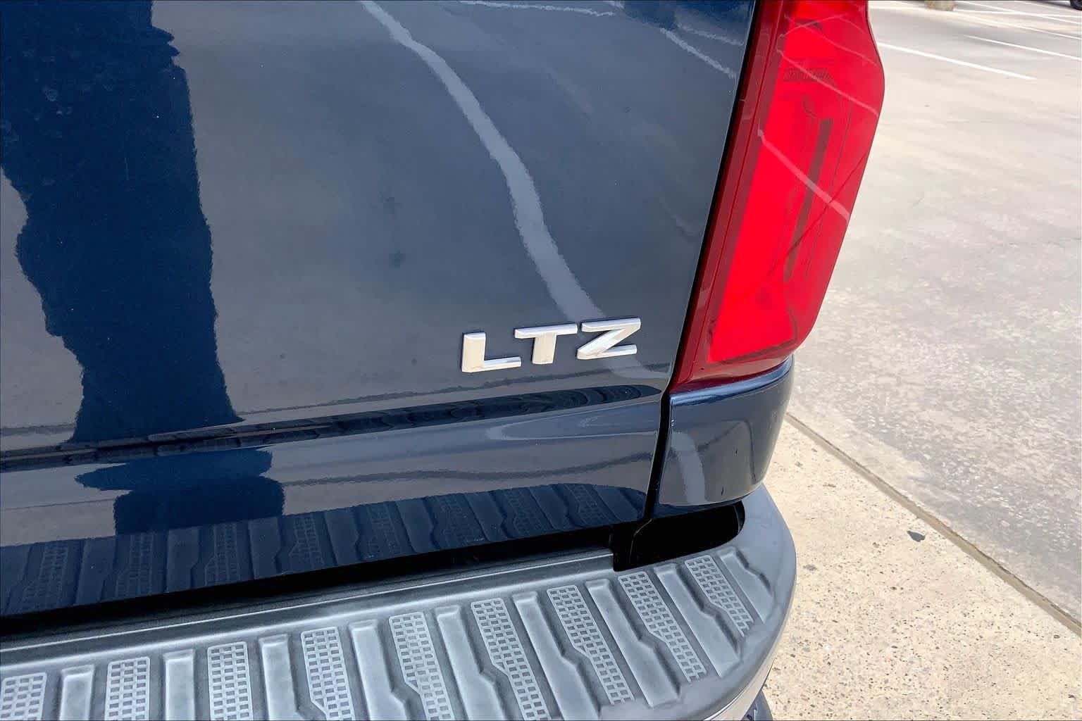 Used 2020 Northsky Blue Metallic Chevrolet LTZ image 19