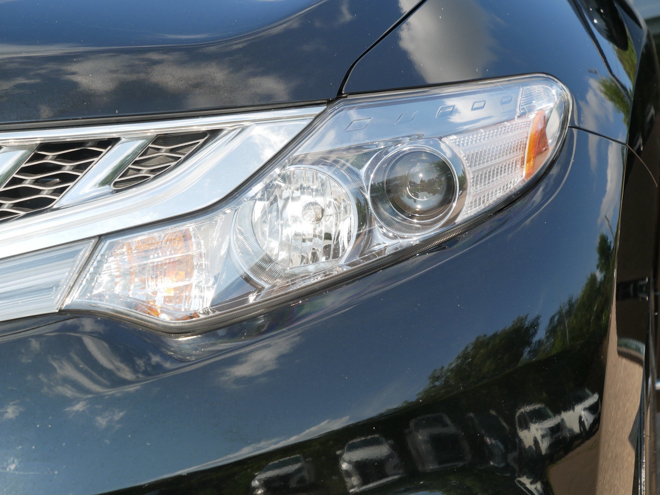 Used 2014 Super Black Nissan SV image 16