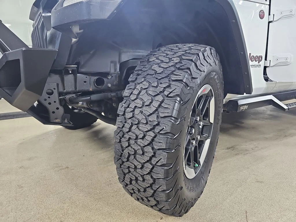 Used 2020 White/off-white Jeep Unlimited Rubicon image 35