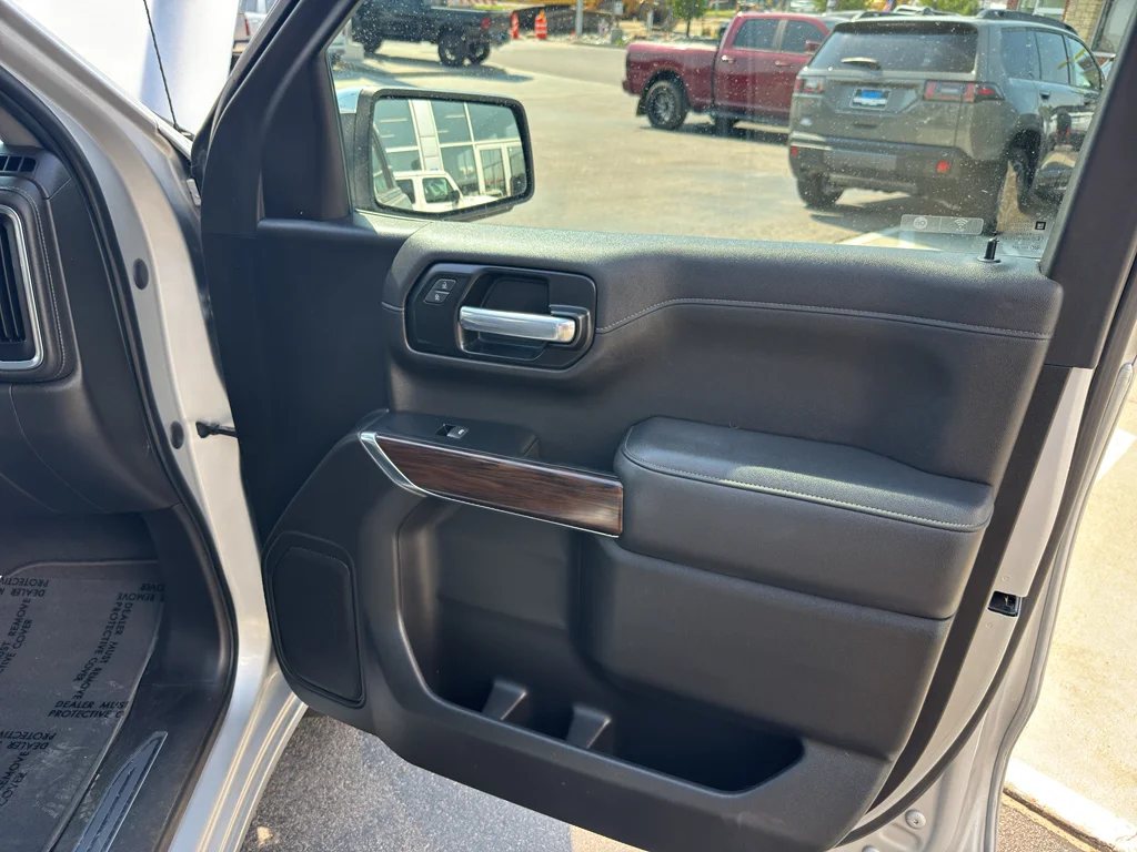 Used 2021 Quicksilver Metallic GMC SLT image 13