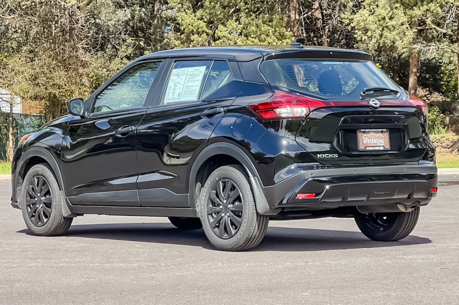 2025 Nissan KICKS PLAY Base - Photo 6