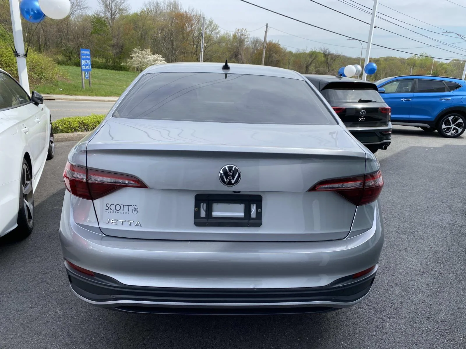 Used 2022 Pyrite Silver Metallic Volkswagen Sport Manual image 5