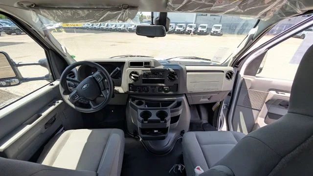 New 2027 Oxford White Ford E-450 DRW image 11