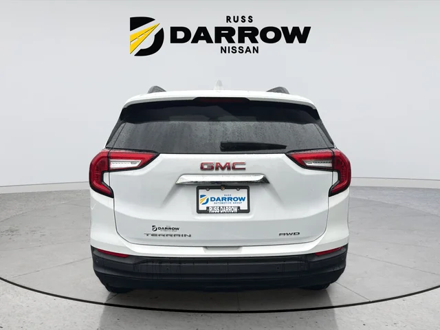 Used 2023 White GMC SLE image 4