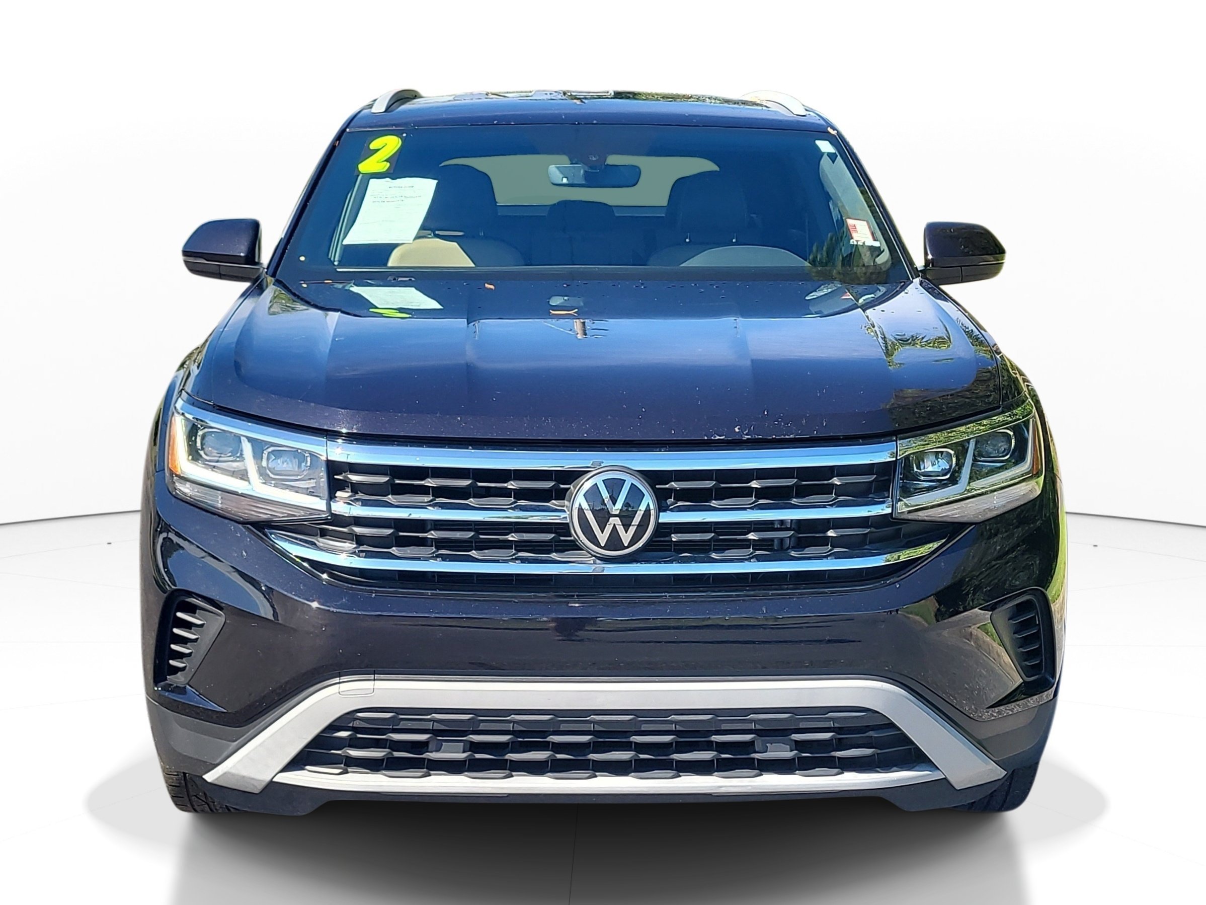 Used 2022  Volkswagen 2.0T SE image 2