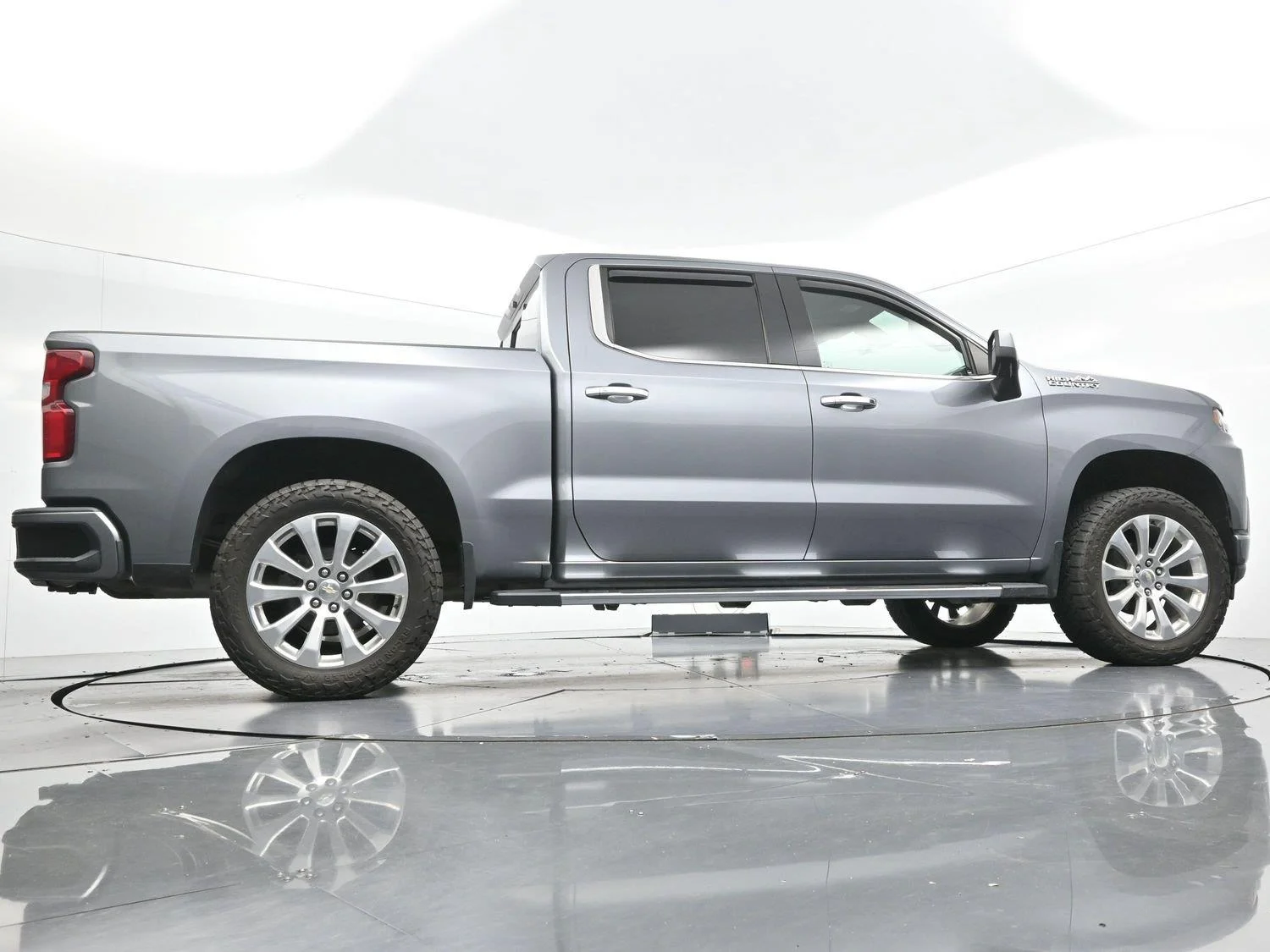 Used 2019 Satin Steel Metallic Chevrolet High Country image 56