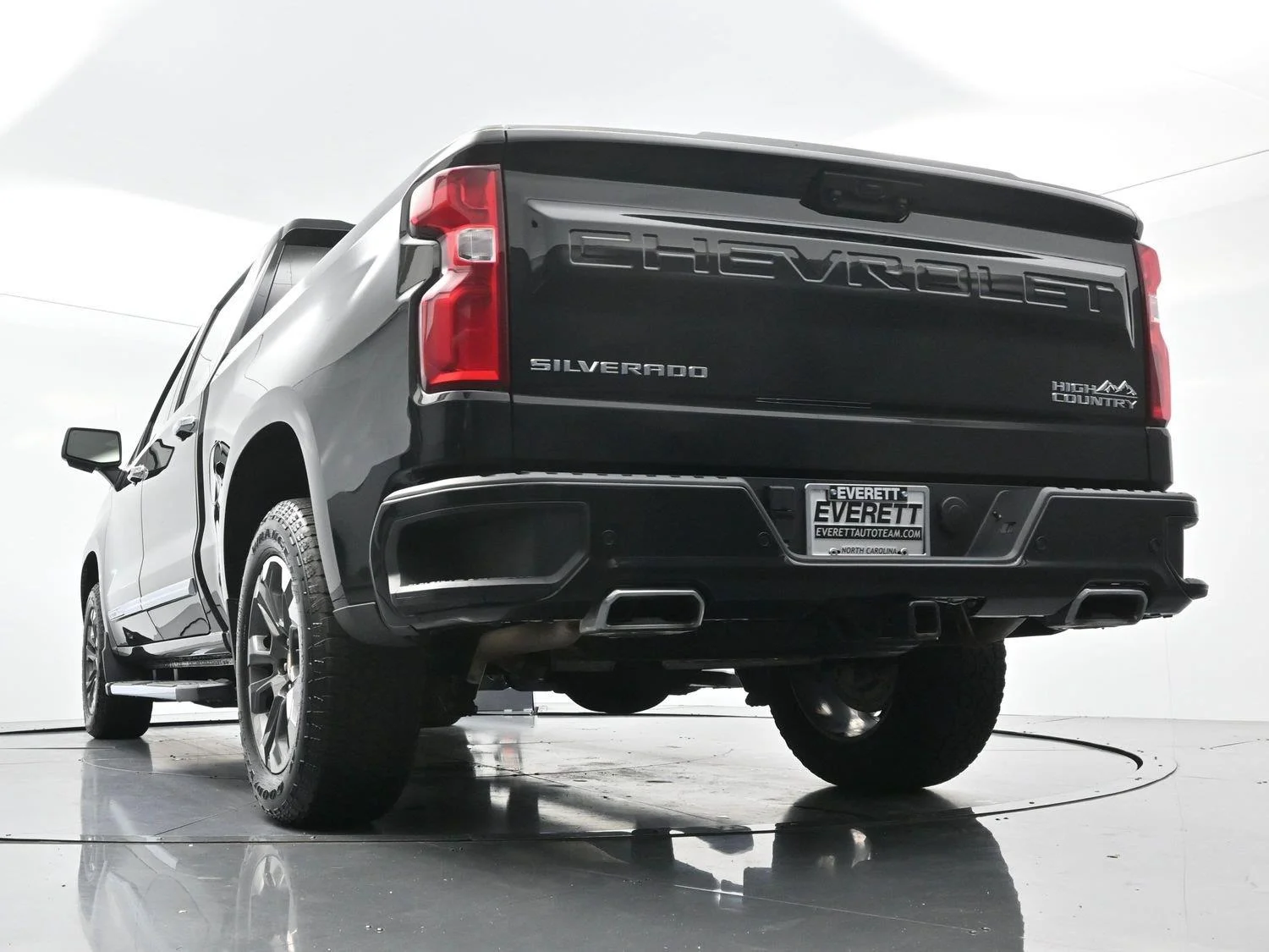 Used 2026 Black Chevrolet High Country image 46