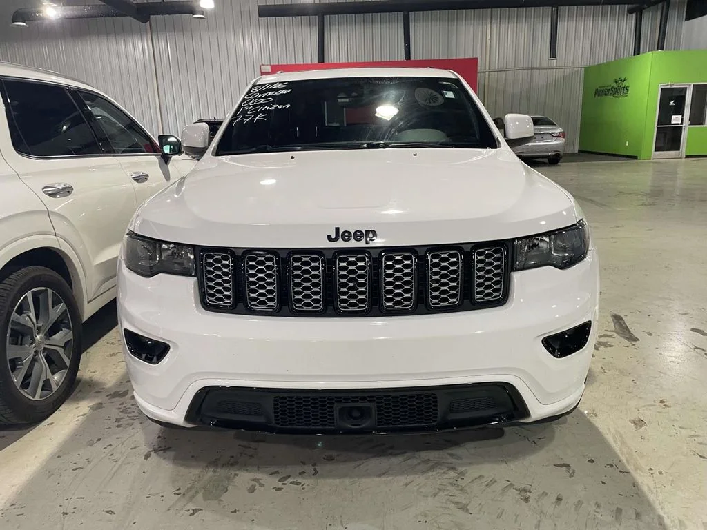 Used 2021 White Jeep Laredo X image 2