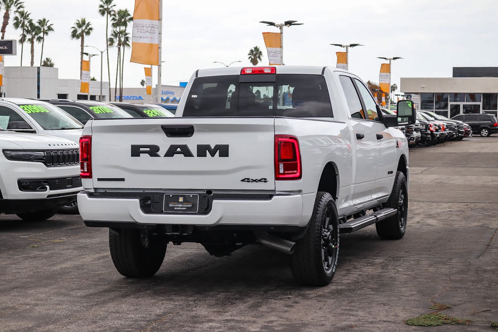 New 2027 Bright White Clear-Coat Exterior Paint RAM Big Horn image 4