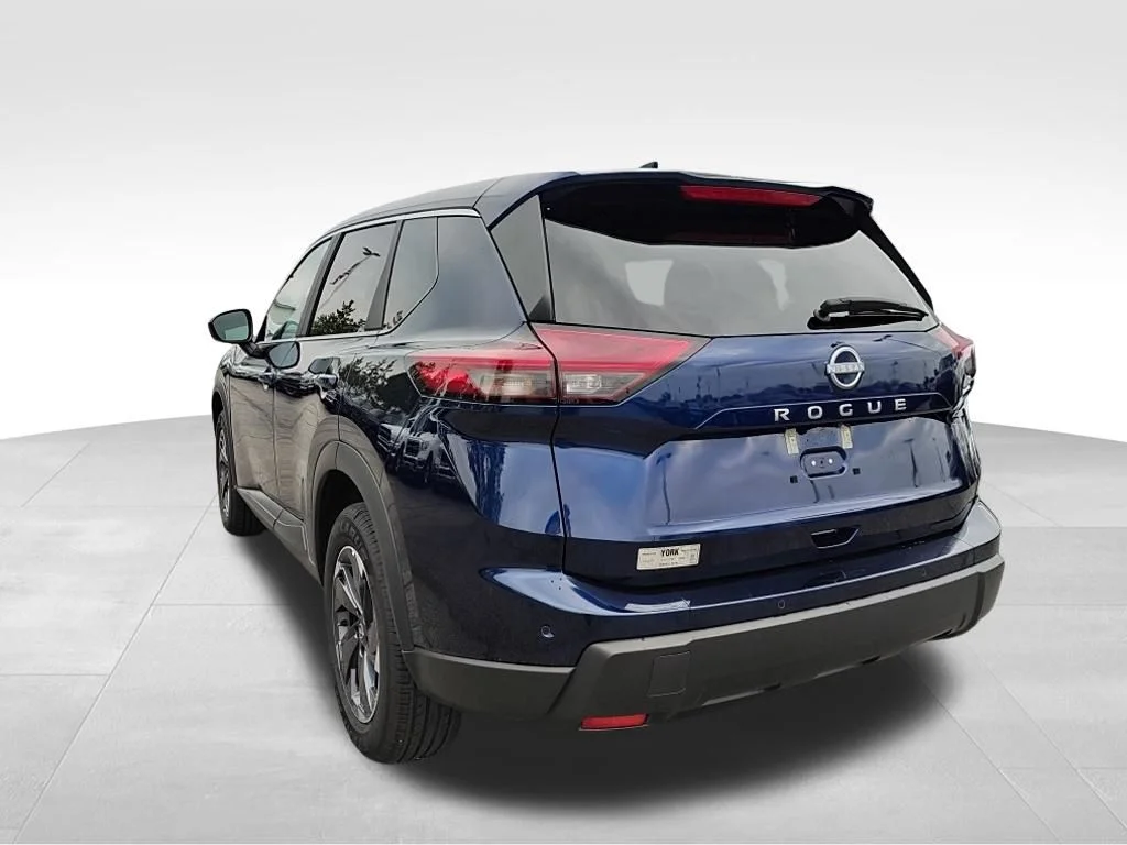 Used 2025 Blue Nissan SV image 3