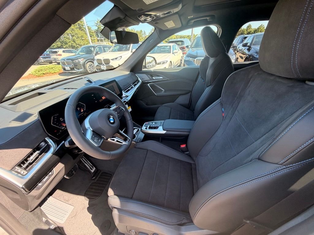 New 2027 Space Silver Metallic BMW xDrive28i image 6