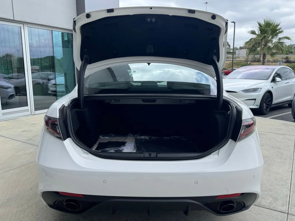 New 2026 White Alfa Romeo Base image 9