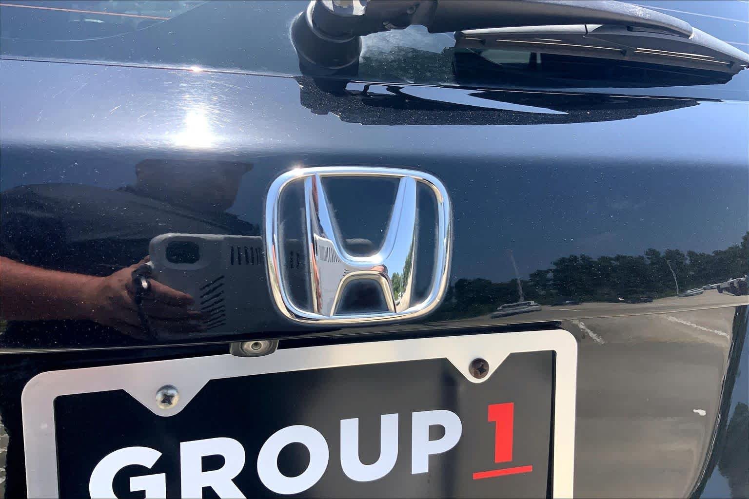Used 2018 Crystal Black Pearl Honda LX image 9