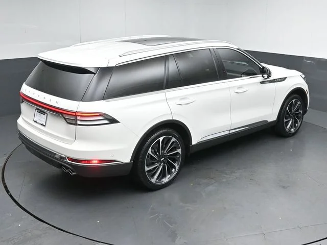 Used 2024 White Lincoln Reserve image 53