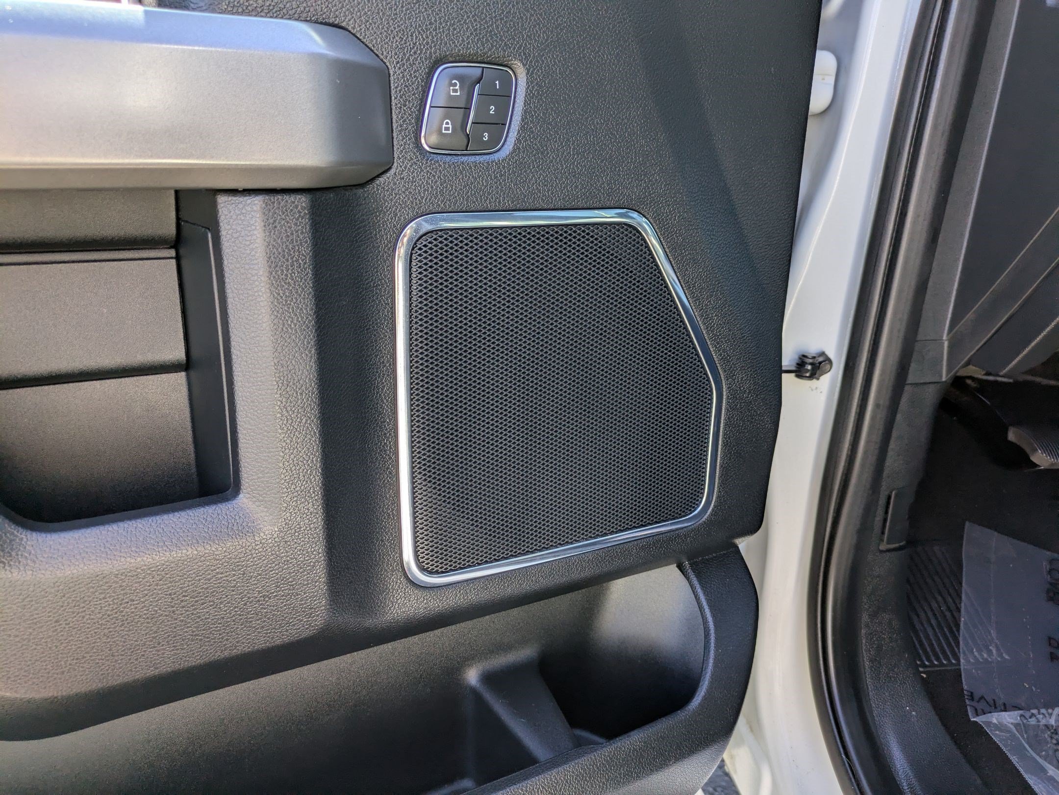 Used 2019 White Platinum Clearcoat Metallic Ford Platinum image 12