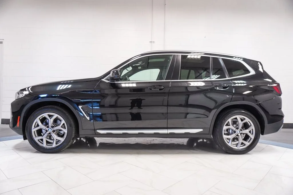 Used 2022 Black BMW sDrive30i image 36