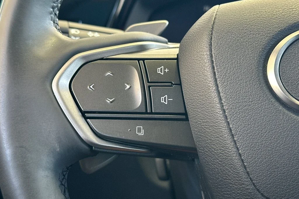 Used 2023 Silver Lexus 450e Premium image 27
