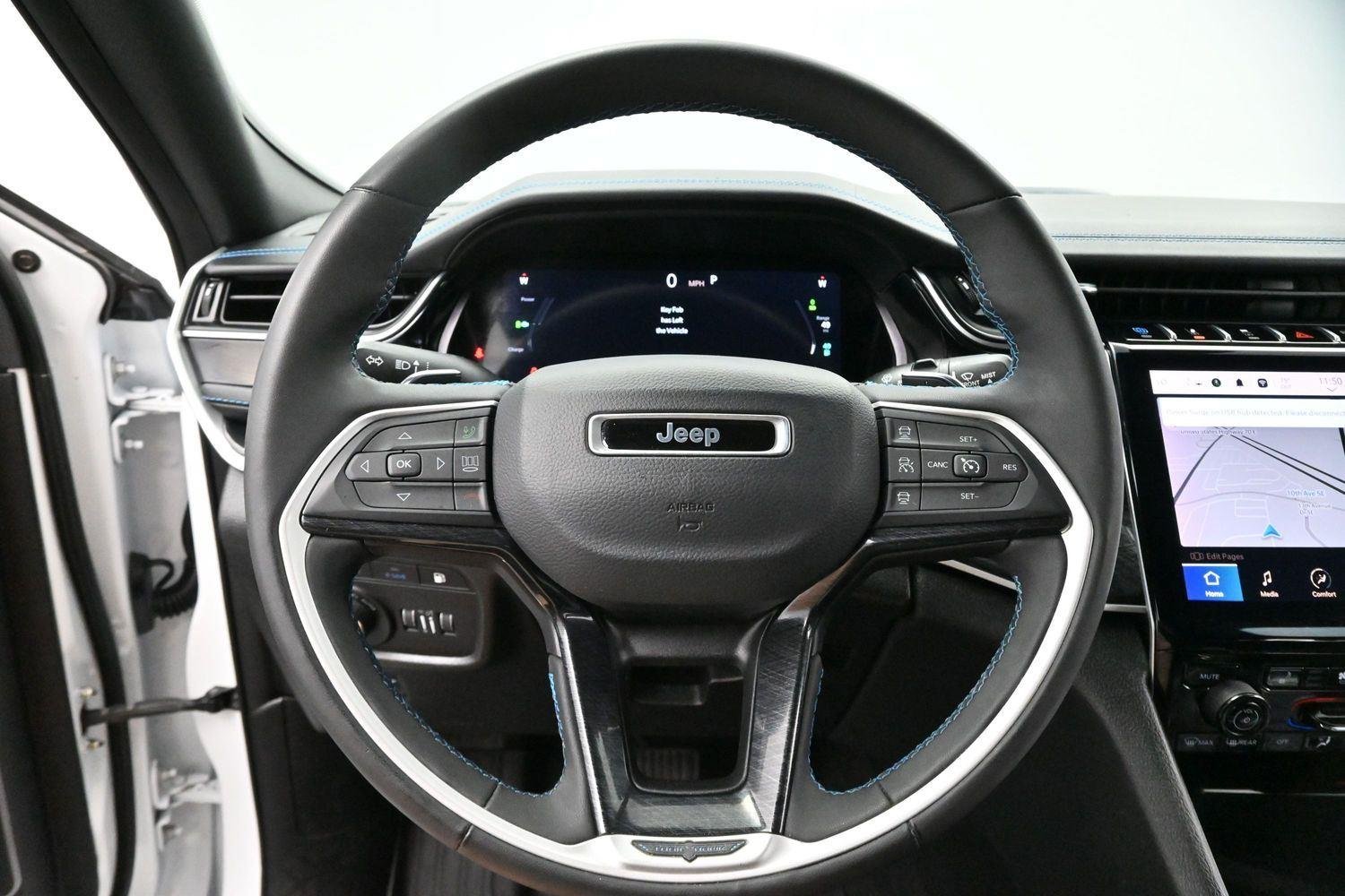 Used 2022 Bright White Clearcoat Jeep Trailhawk image 15