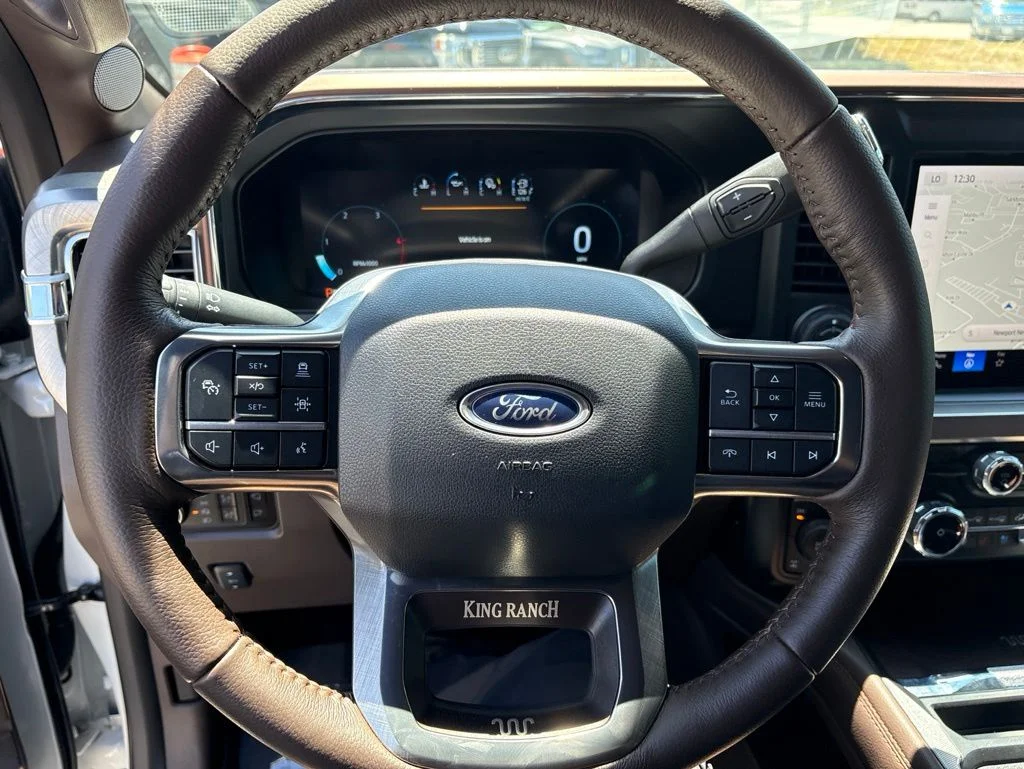 Used 2025 White Ford King Ranch image 21