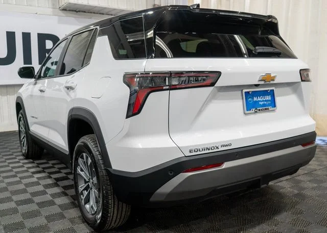 New 2027 Summit White Chevrolet LT image 7