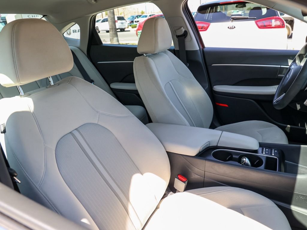 Used 2025 Red Hyundai SEL image 19