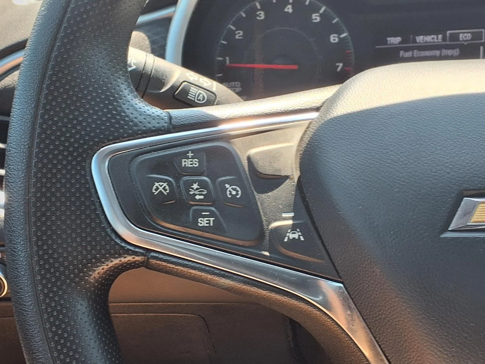 Used 2024 Summit White Chevrolet LT image 12