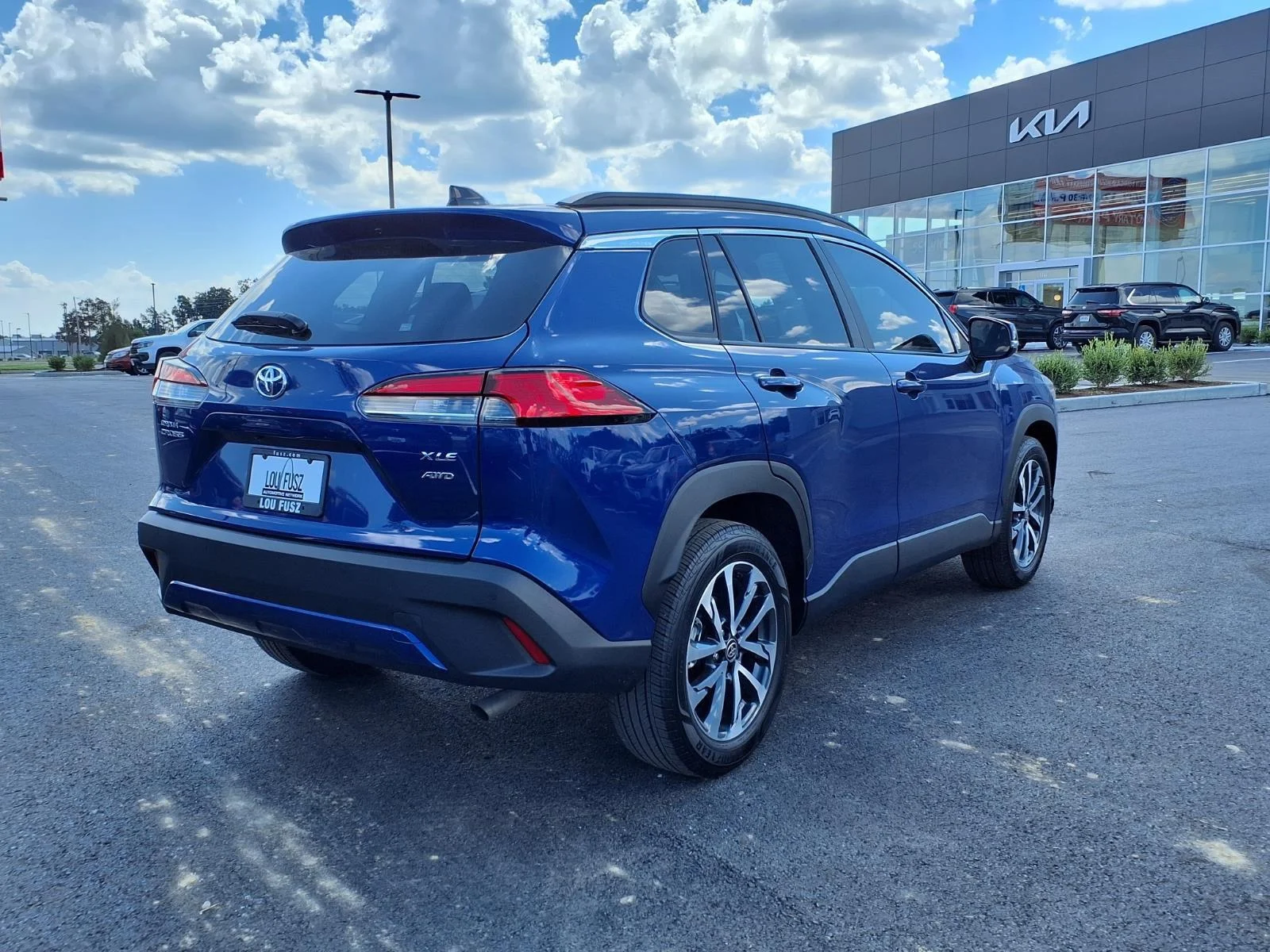 Used 2025 Blue Crush Metallic Toyota XLE image 30