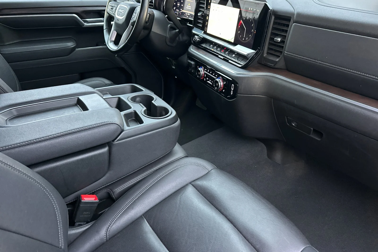 Used 2025 White GMC SLT image 15