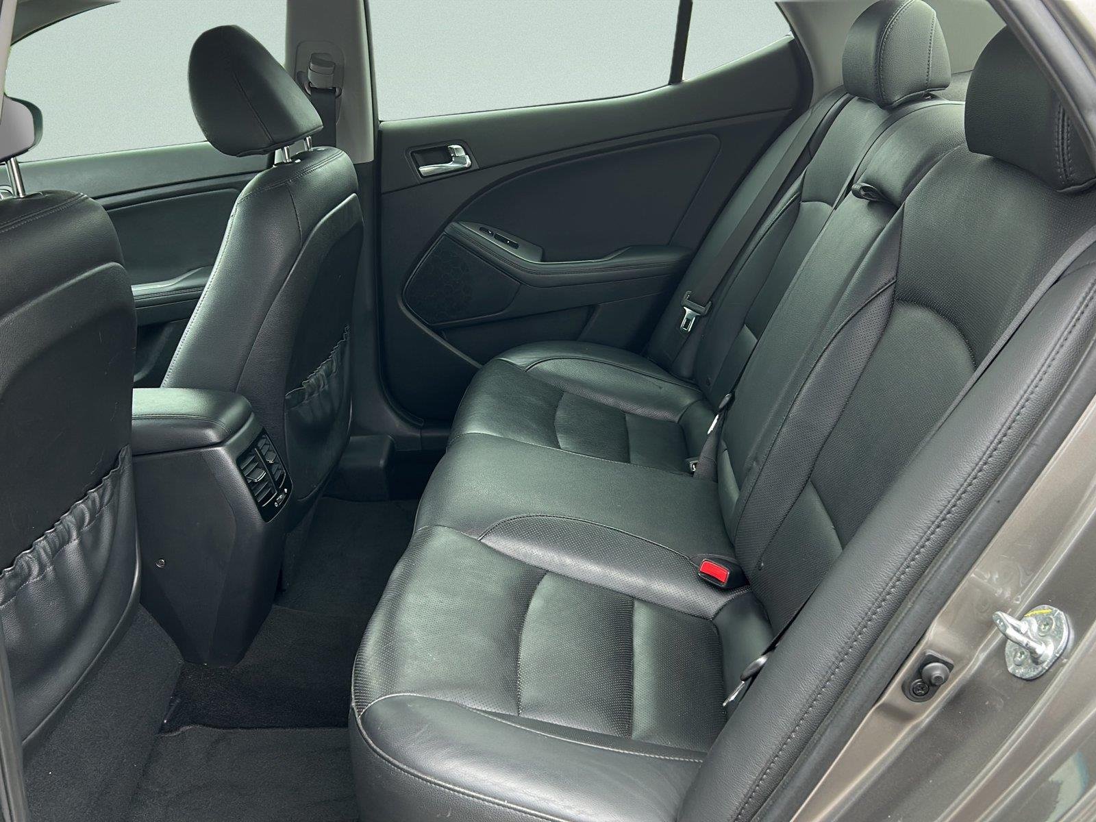 Used 2015 Titanium Kia SX Turbo image 25