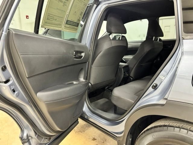 Used 2024  Toyota Hybrid SE image 19