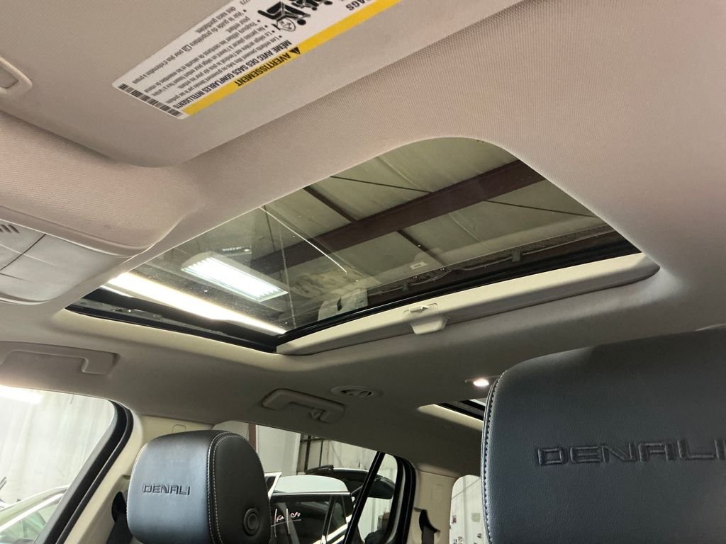 Used 2023 Red GMC Denali image 13