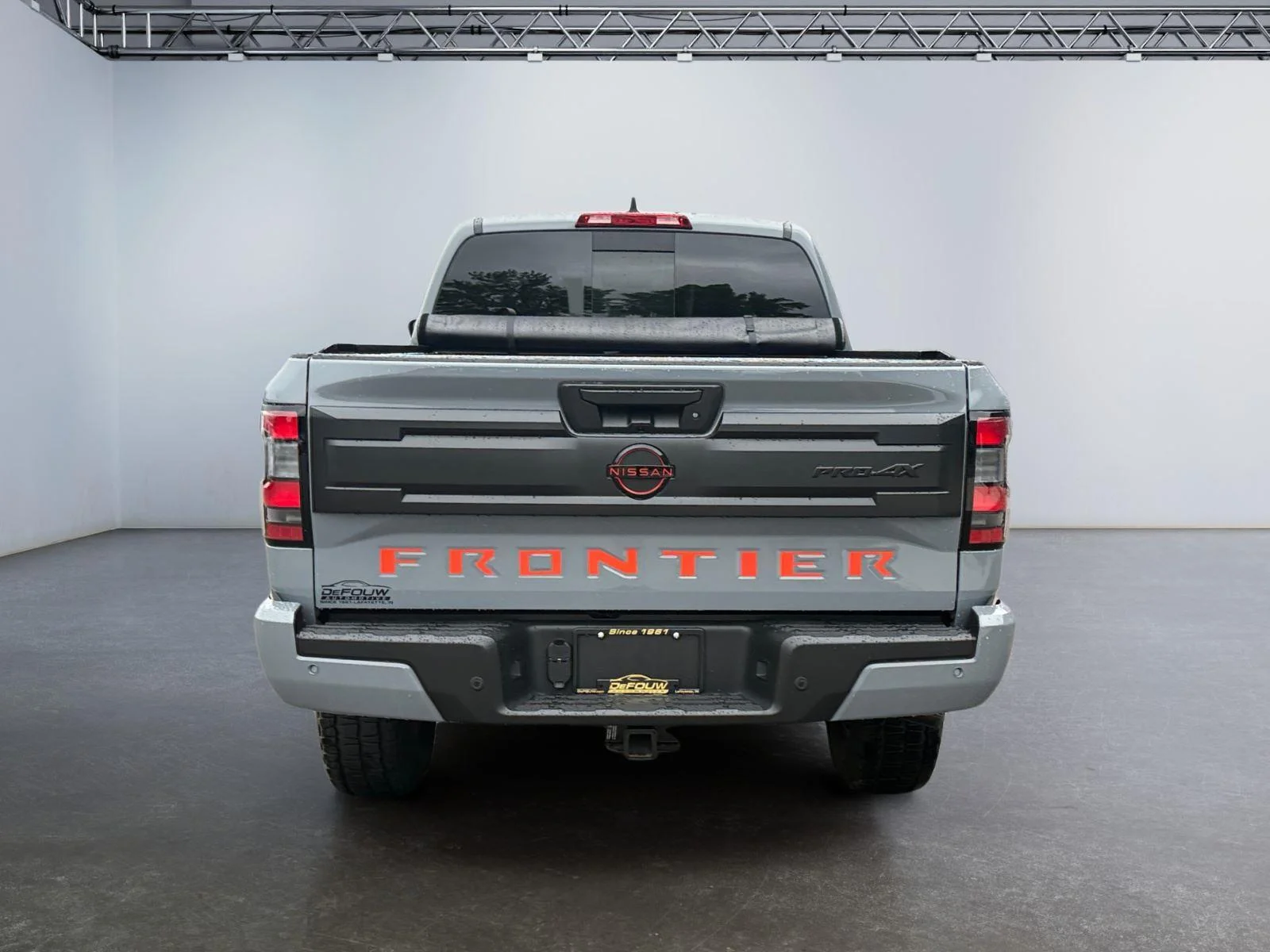 Used 2025 Boulder Gray Pearl Nissan PRO-4X image 4