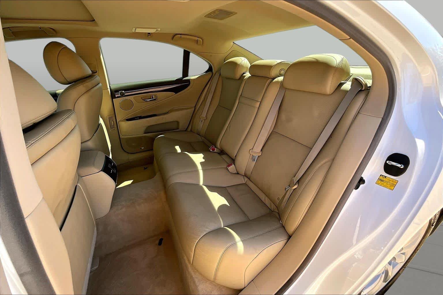 Used 2008 Starfire Pearl Lexus  image 19