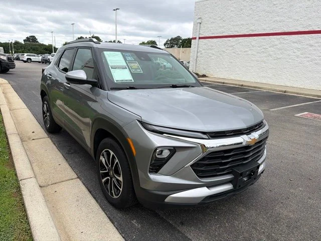 Used 2025 Gray Chevrolet  image 1