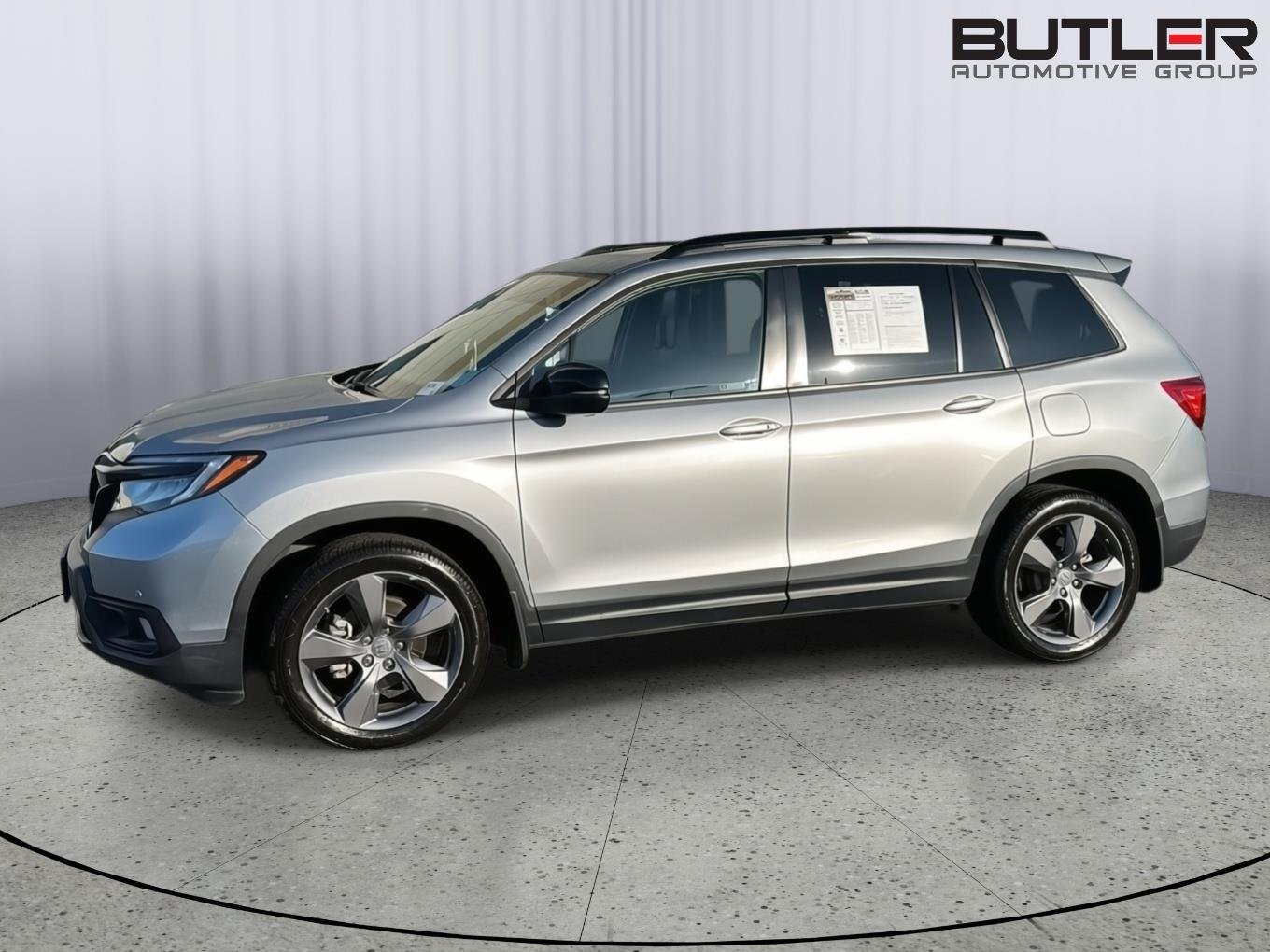 Used 2021 Lunar Silver Metallic Honda Touring image 3