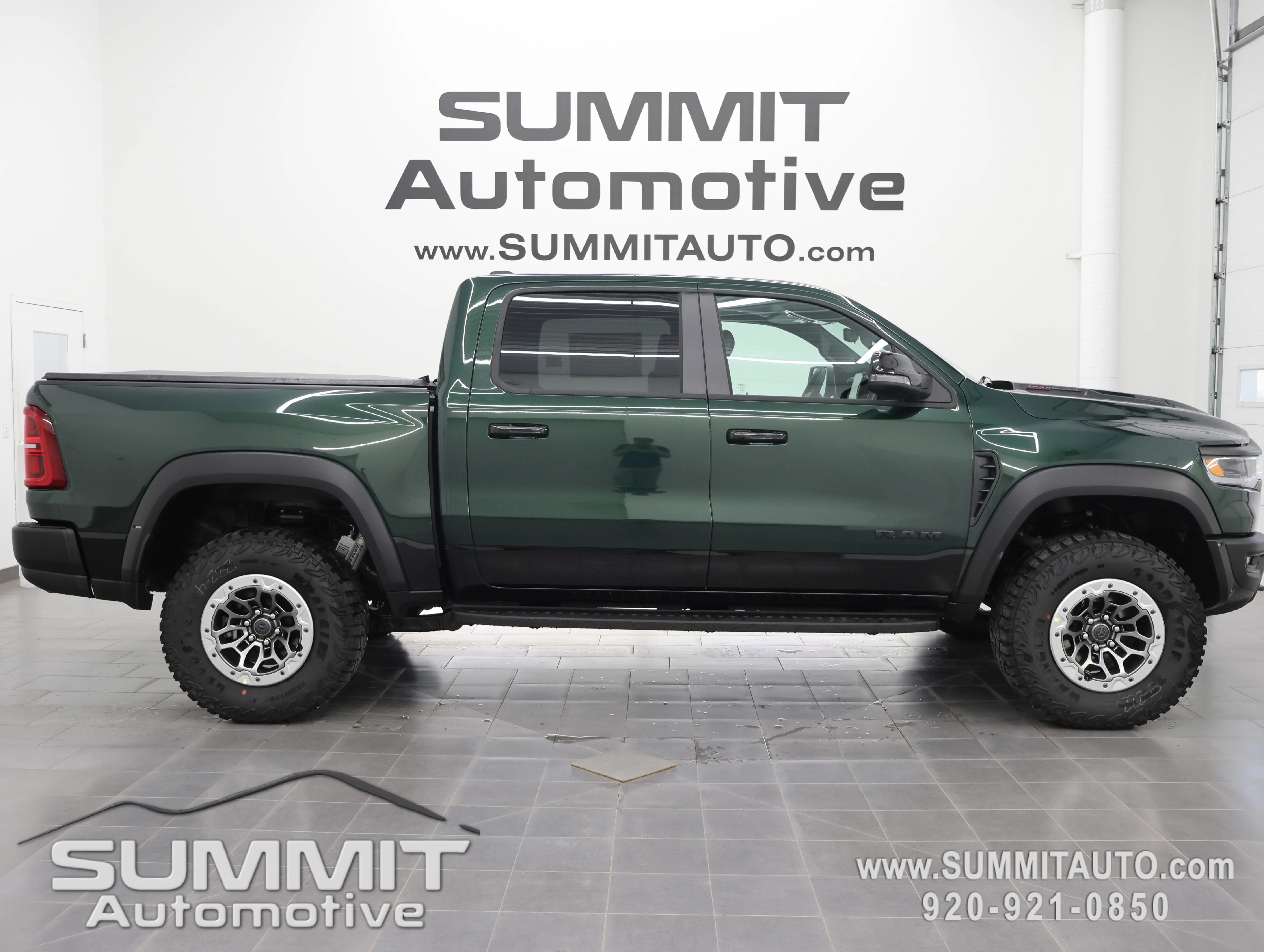 New 2026 Serrano-Green Metallic Exterior Paint RAM RHO image 1
