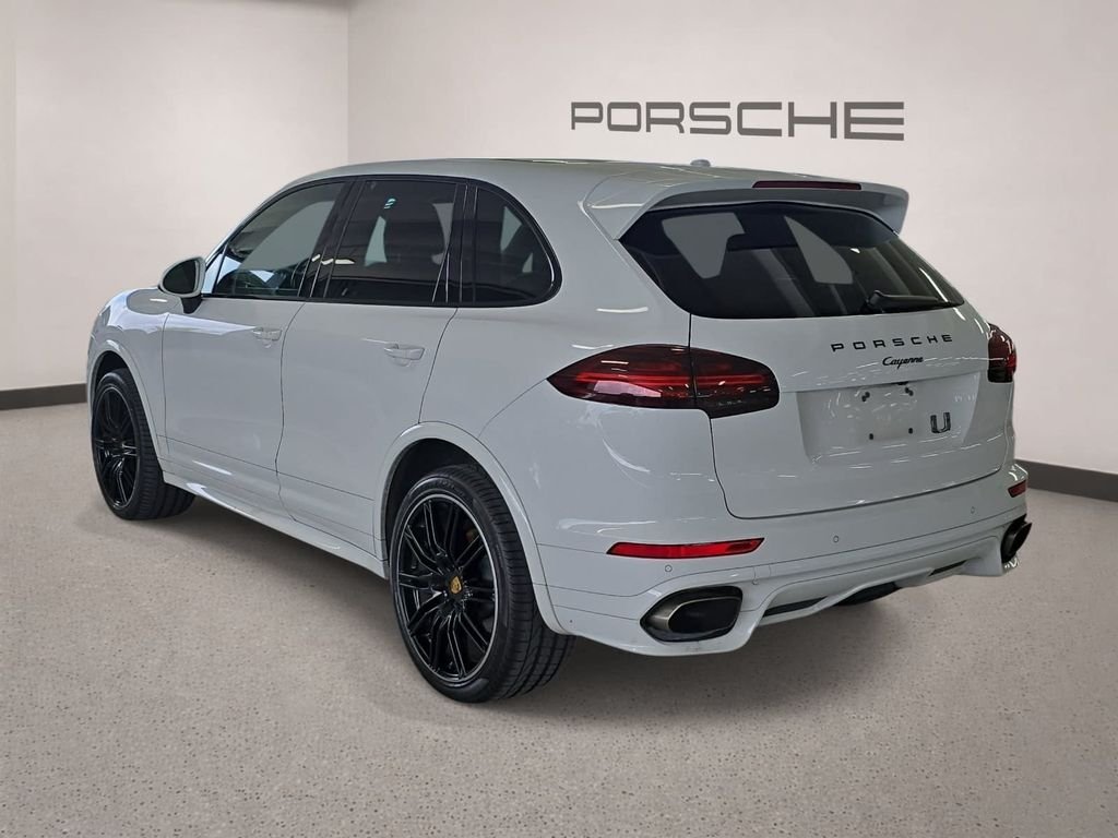 Certified Used 2018  Porsche Platinum Edition image 3