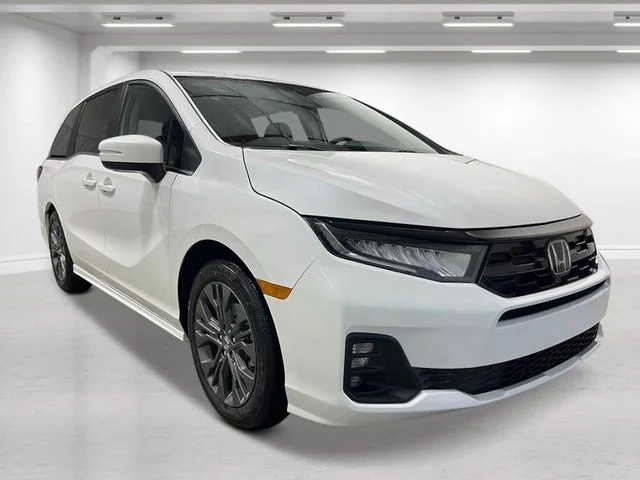 New 2026 Solar Silver Metallic Honda Touring image 11