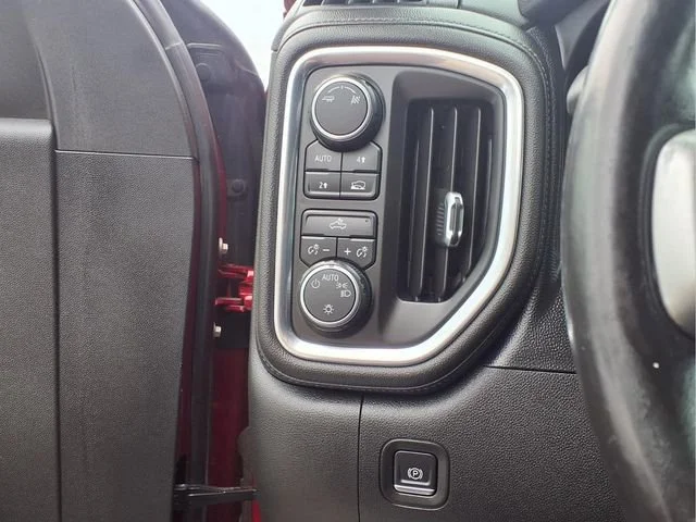 Used 2019 CAJUN RED TINTCOAT Chevrolet LT image 17