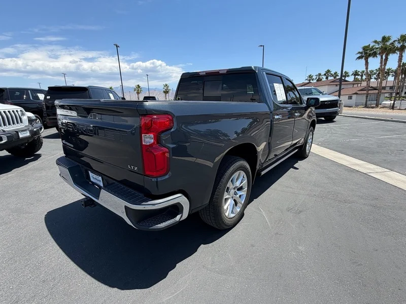 Used 2019 SHADOW GRAY METALLIC Chevrolet LTZ image 3