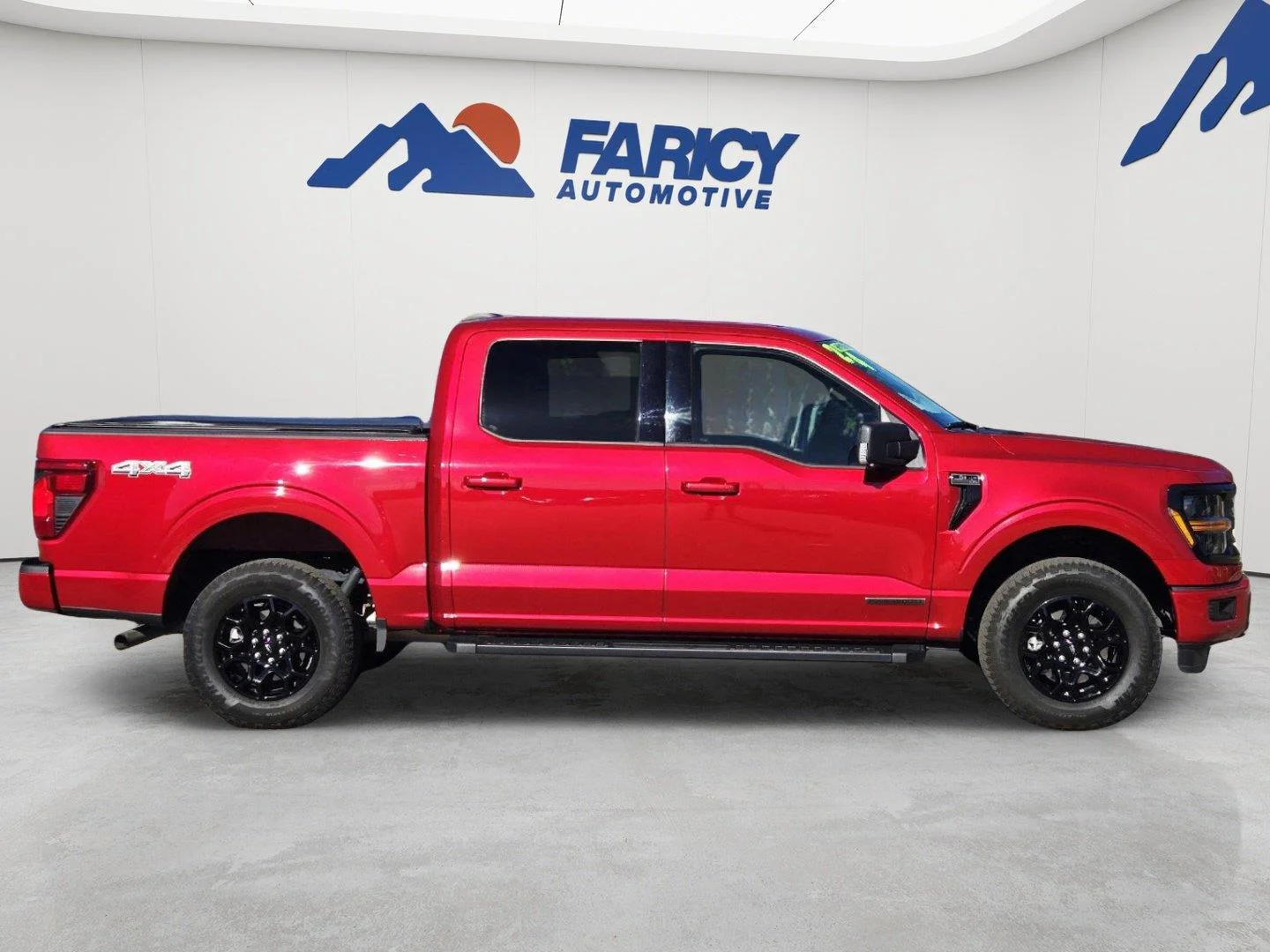 Used 2024 Rapid Red Metallic Tinted Clearcoat Ford XLT image 15
