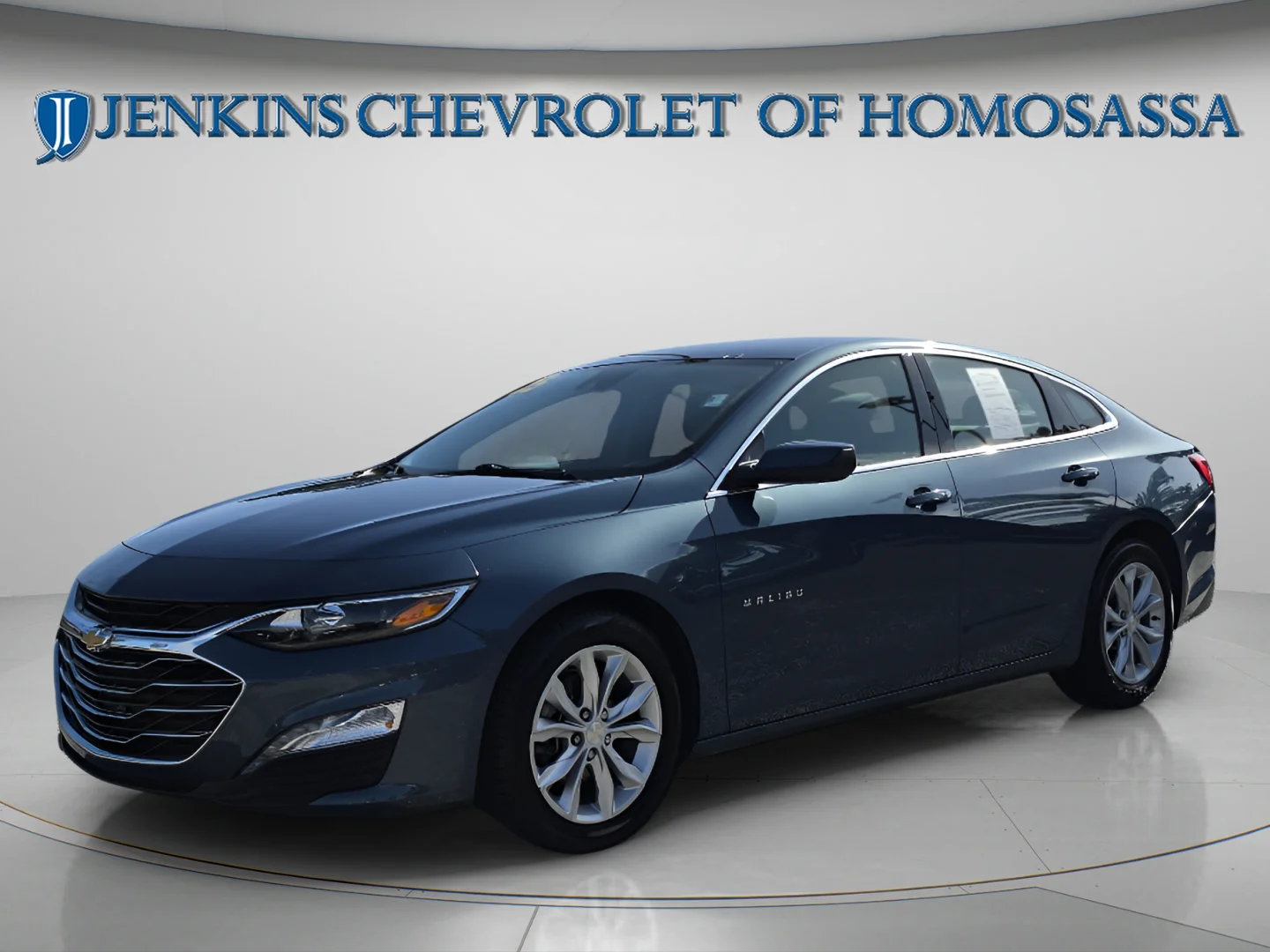 Used 2025 Lakeshore Blue Metallic Chevrolet LT image 9