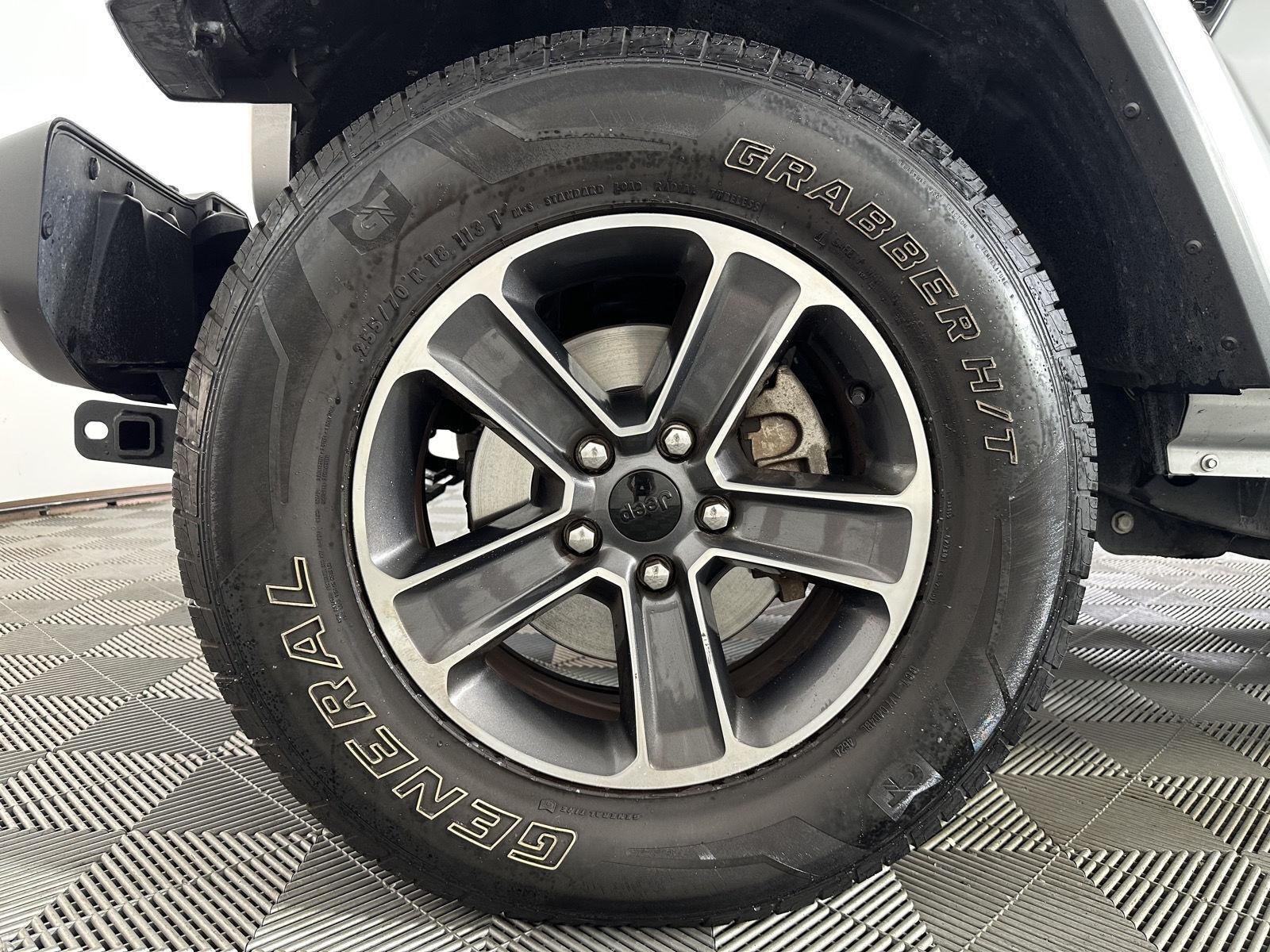 Used 2023 Silver Zynith Jeep Sahara image 15